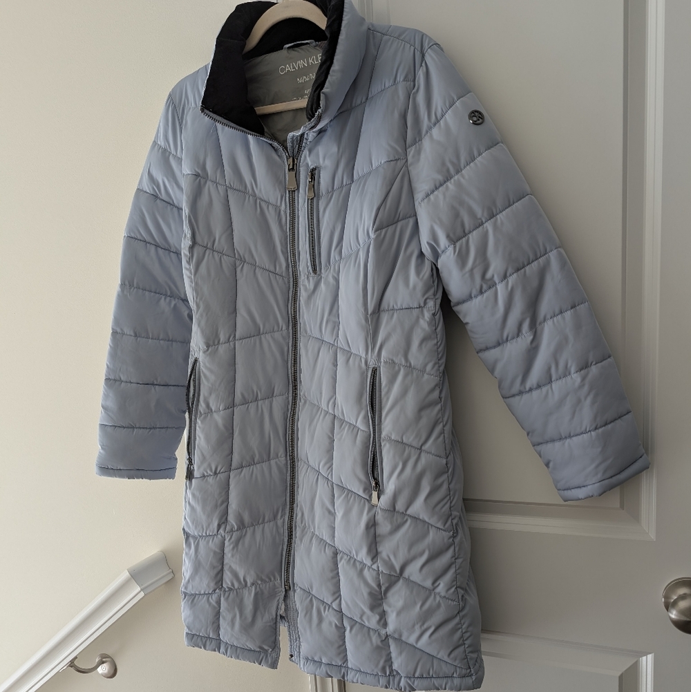 Calvin Klein Light Blue Gray Quilted Puffer Coat with Faux Fur Hood - Picture 2 of 11